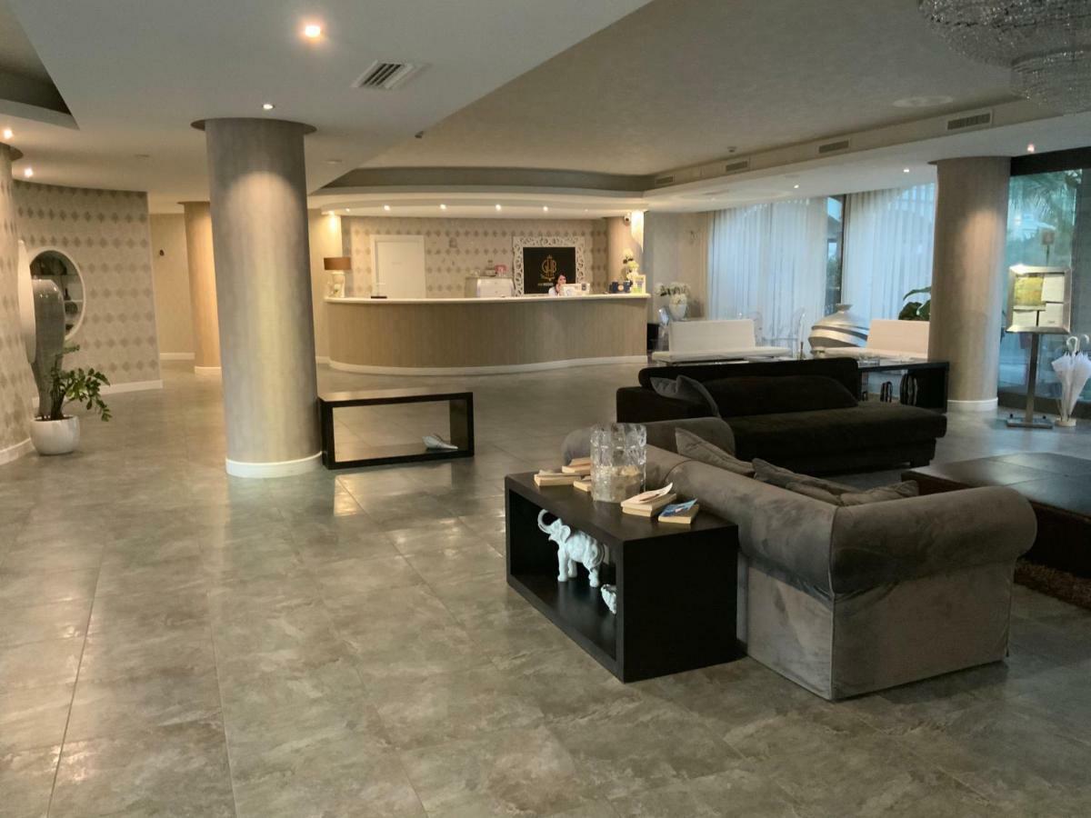 巴雷斯蒂尔利大酒店 Torre Melissa 外观 照片